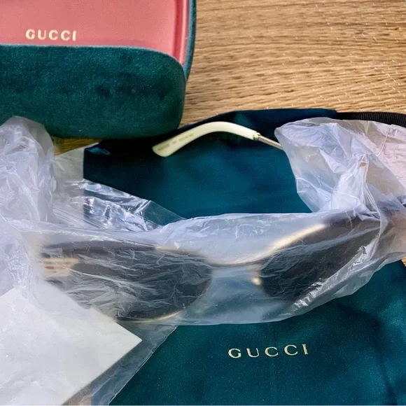 Gucci WEB STRIPE TEMPLE METAL CAT EYE SUNGLASSES Gucci WEB STRIPE TEMPLE METAL CAT EYE SUNGLASSES main image 4